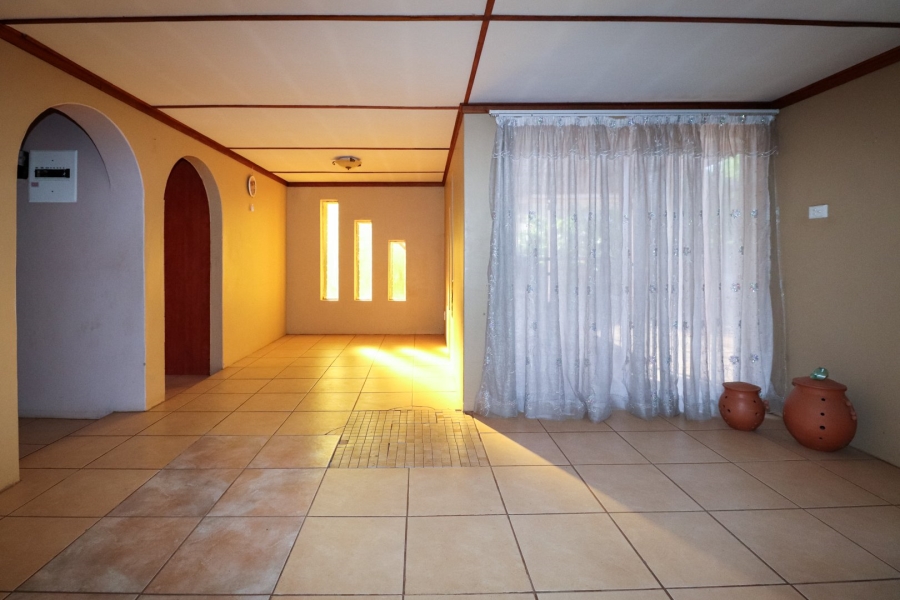 4 Bedroom Property for Sale in Flimieda North West